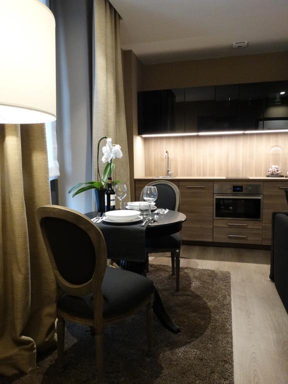 Qb/four Apartment